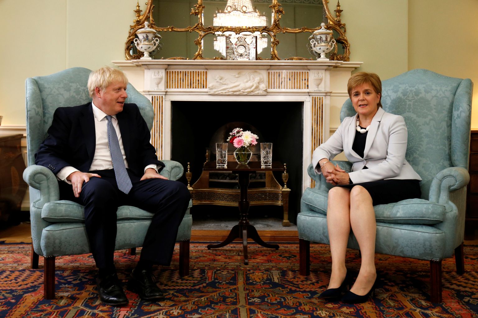 Ühendkuningriigi peaminister Boris Johnson ja Šoti parlamendi esimene minister Nicola Sturgeon Edinburghis Johnsoni eelmisel aastal tehtud külaskäigul põhja.
