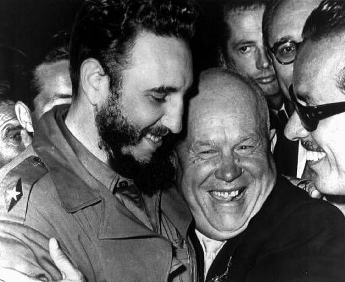 Külma sõja aegsed kangelased Kuuba president Fidel Castro (vasakul) ja NSV Liidu riigipea Nikita Hruštšov (paremal).
