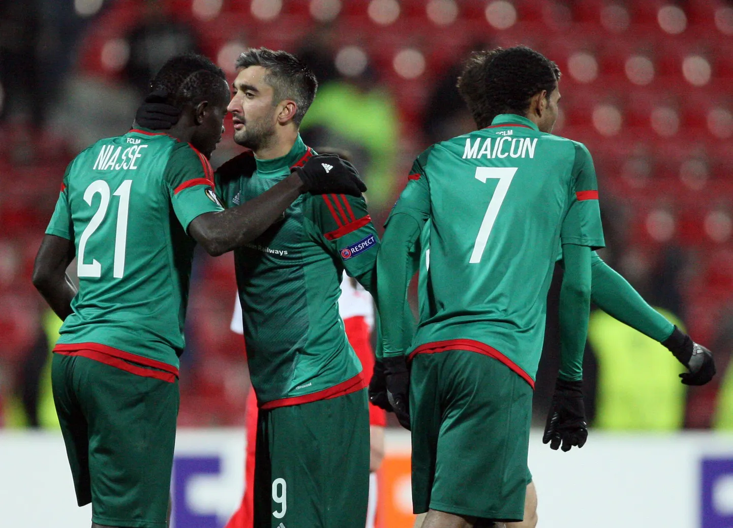 Футболисты московского "Локомотива" в матче против KF Skenderbeu.