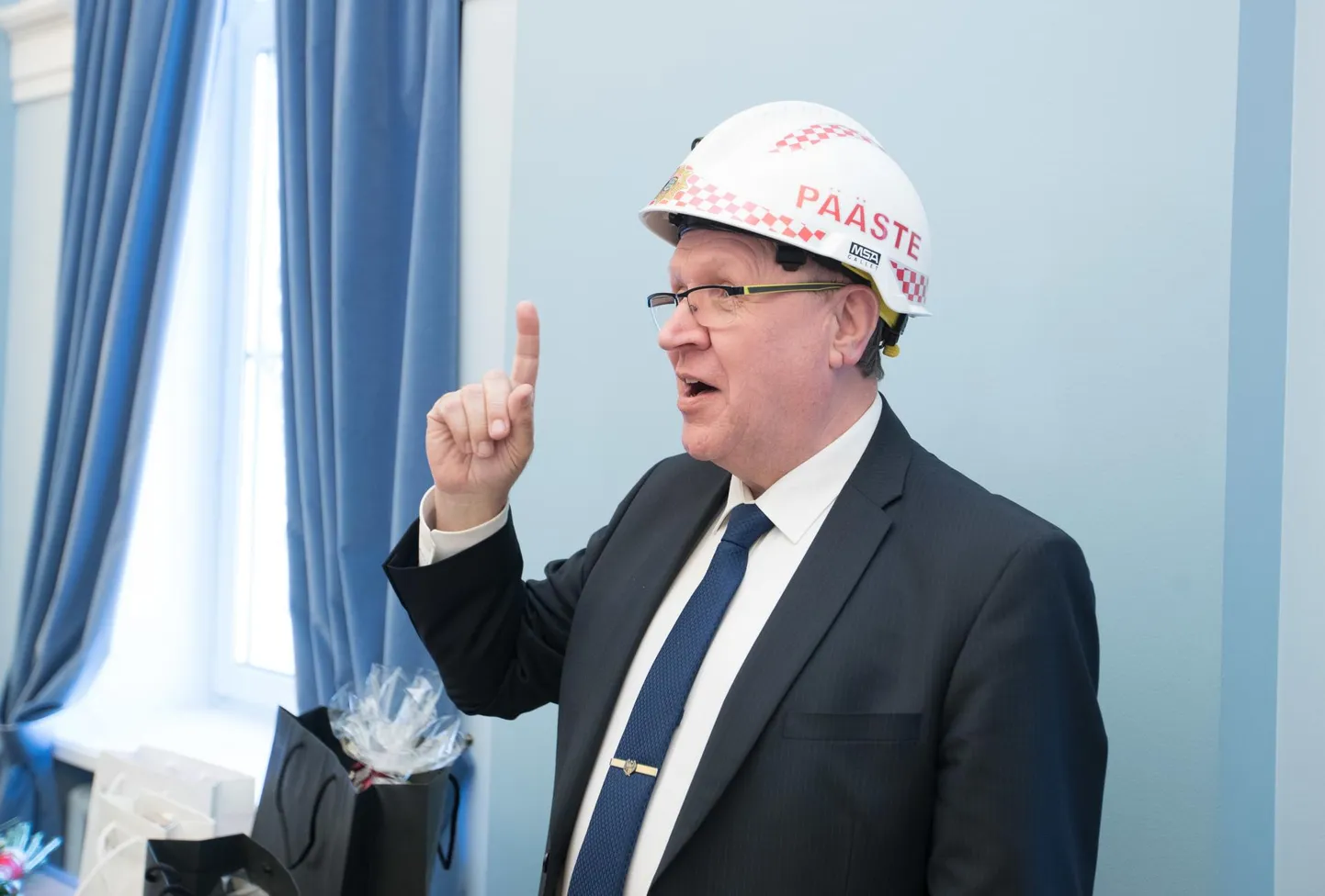 В начале шоу: Март Хельме весной прошлого года при вступлении в должность министра внутренних дел.