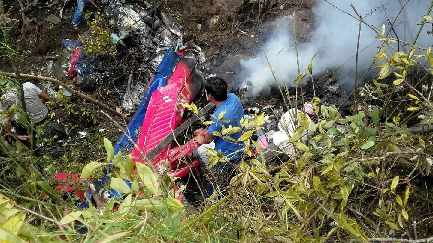 Allakukkunud helikopter Nepali Nuwakoti piirkonnas.
