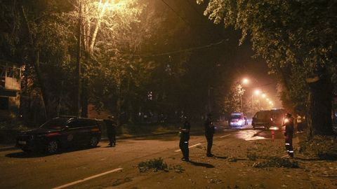 Nakts melnumā krievu triecienos Ukrainai  nogalināti 20 cilvēki