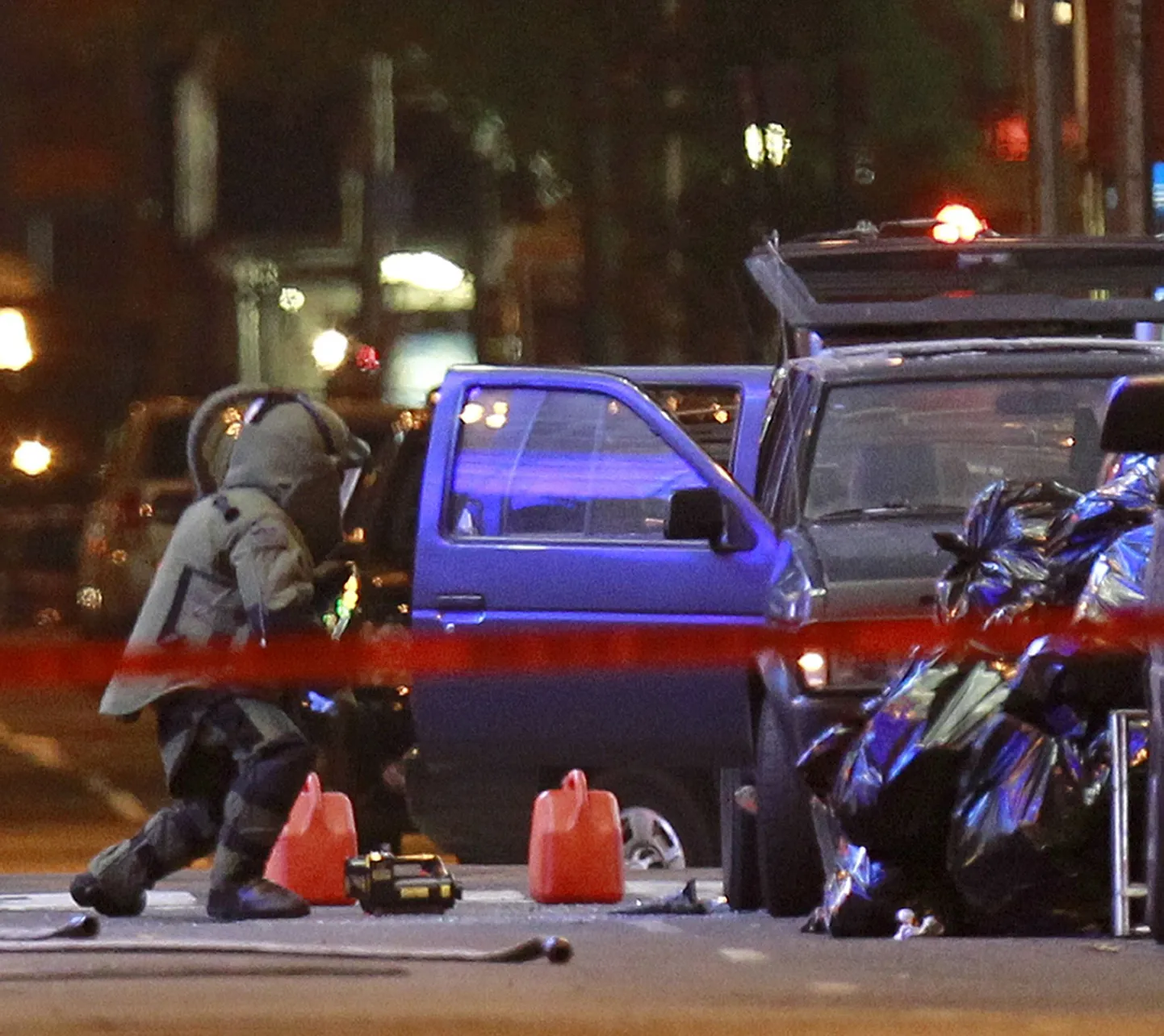 Pommiekspert uurib Times Square'il tossanud Nissanit.
