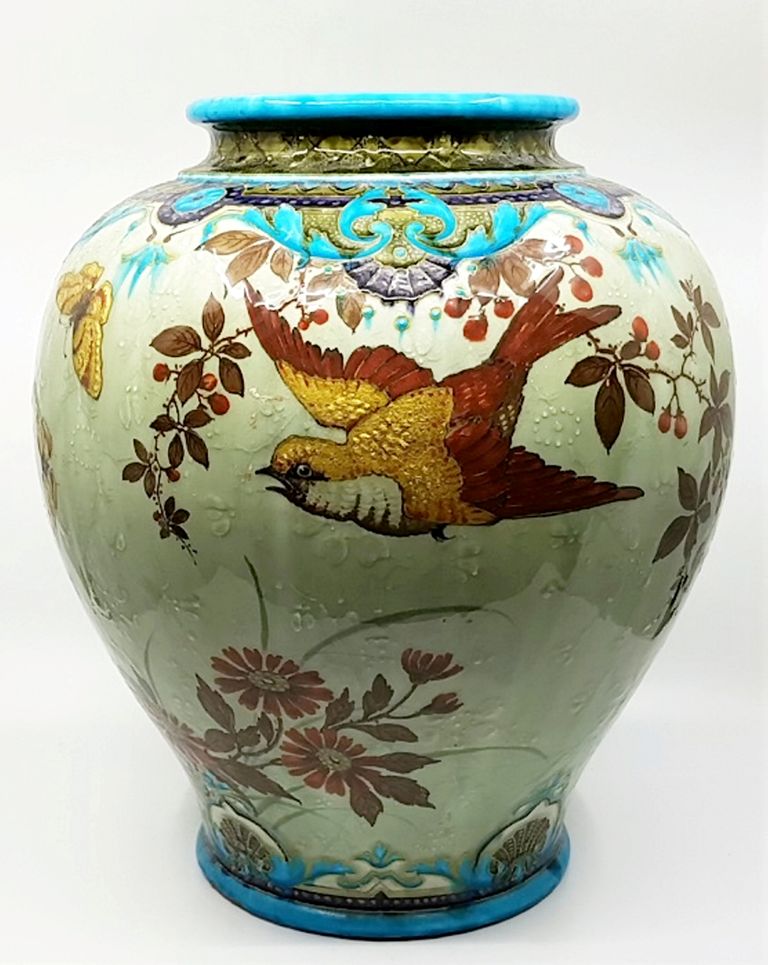 Tolmuse vaasi näol oli tegemist 19. sajandi keraamika suurkuju Théodore Decki teosega.