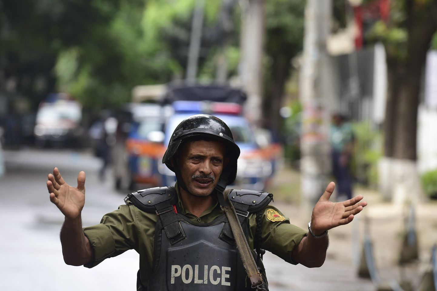 Полиция Бангладеш.