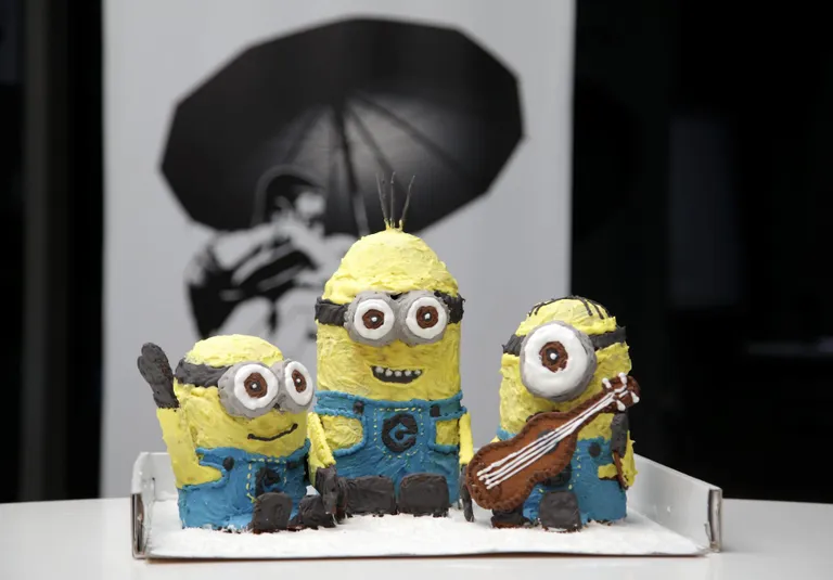Mait Hanni valmistas koos emaga piparkoogi-Minionid.