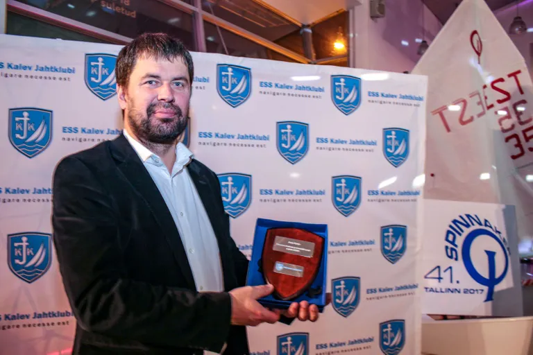 Kalev Jahtklubi on äärmiselt tänulik nii suurte kui ka väiksemate ettevõtete ja eraisikute toetusele nii klubi tegemistele kui ka suuremate sündmuste õnnestumisel. Pildil Auto Forte juhatuse esimees Raido Toonekurg.
