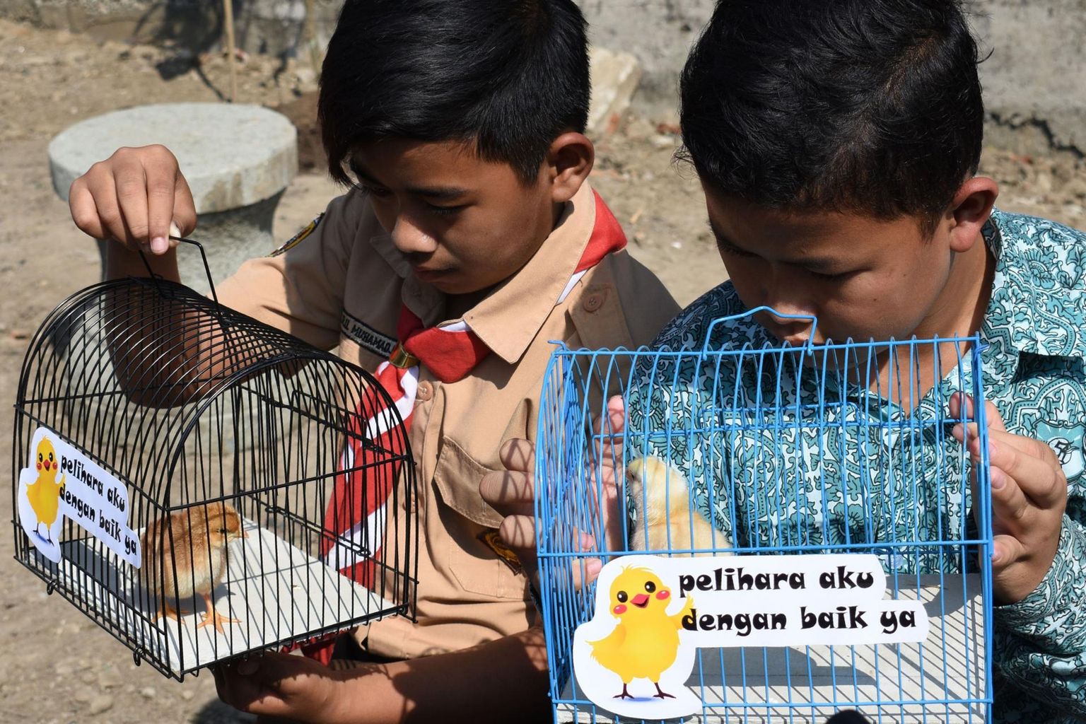 Indoneesia lapsed tibudega. 