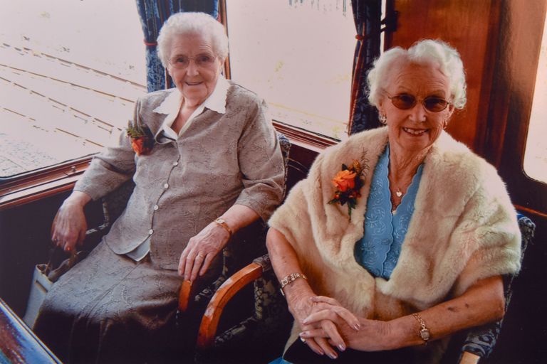 Phyllis Jones ja Irene Crump 101-aastaselt.