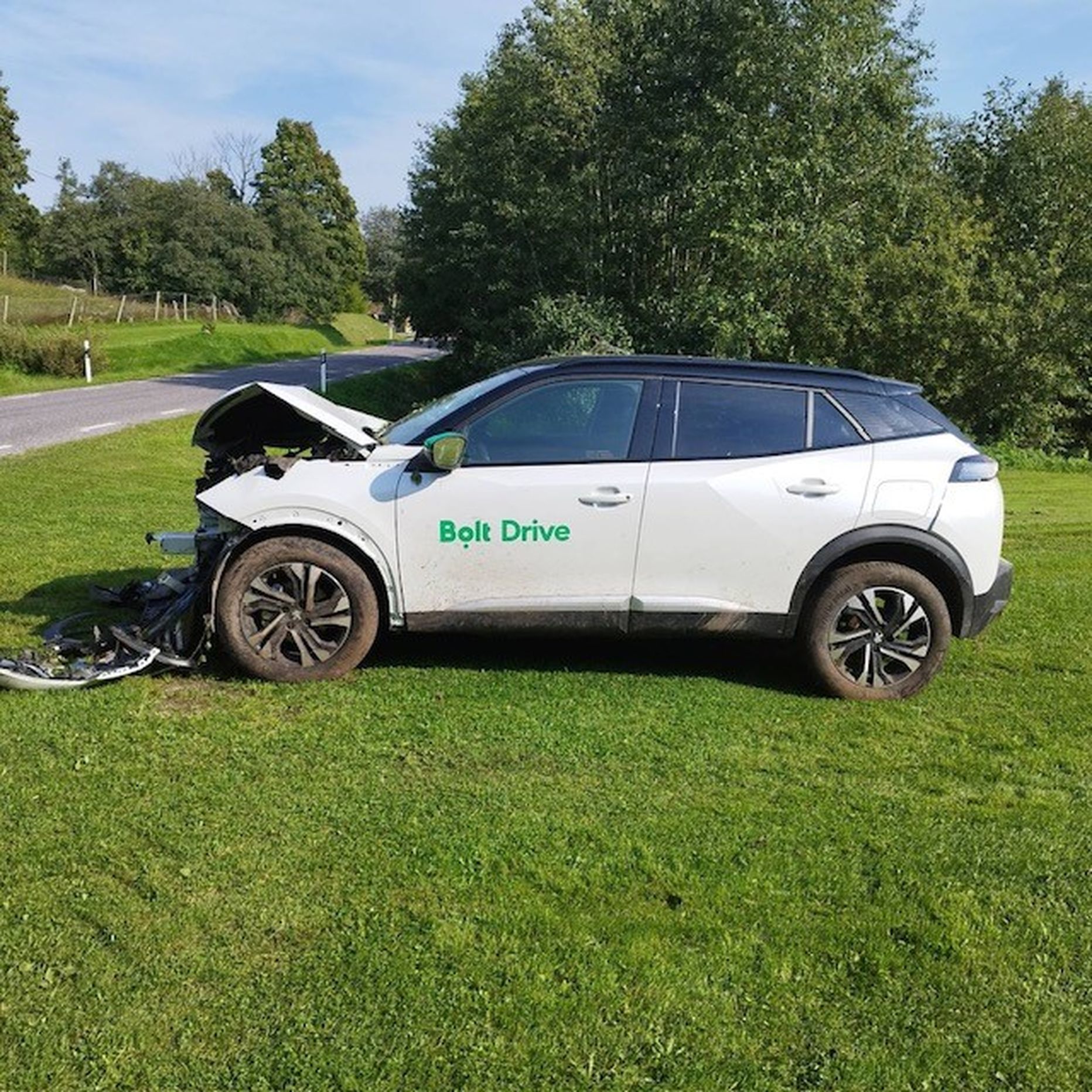 Saaremaal õnnetusse sattunud Bolti auto.