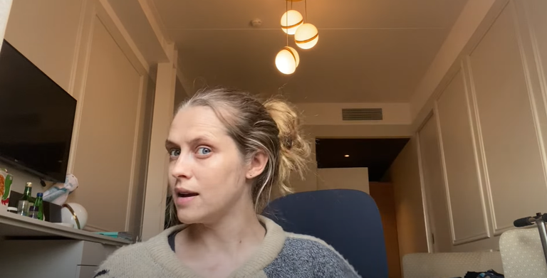 В видео на Youtube Тереза призналась, что ее макияж и прическа в будущем фильме выглядят примерно так же.
