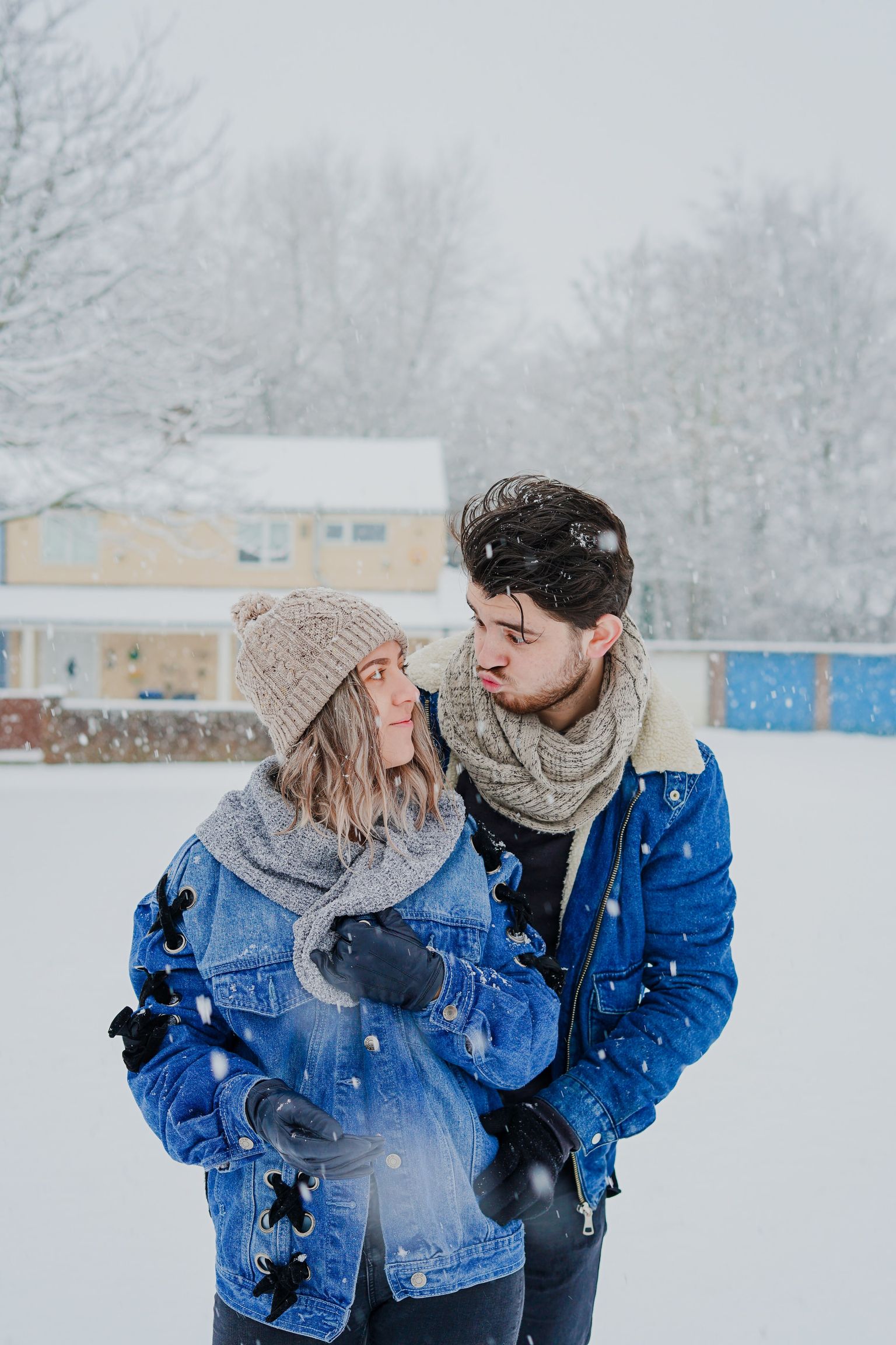 Talvisel ajal ning külmadel ilmadel on erinevaid mõjusid ka inimeste seksiisule.