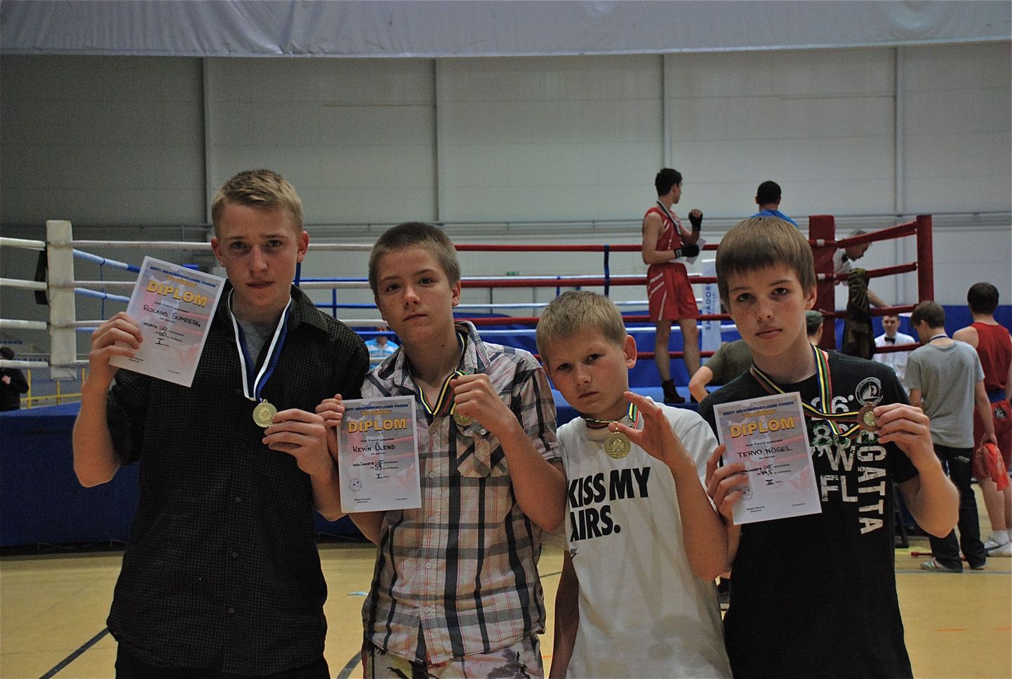 Tartu võidukad poksijad: vasakult: Roland Sumberg, Kevin Ülend, Henri Ellakvere, Tervo Nõgel