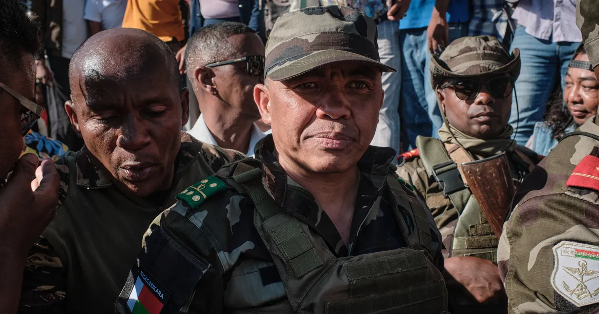 Madagaskari sõjaväeüksus haaras riigis võimu, ent president kinnitas ta on endiselt ametis