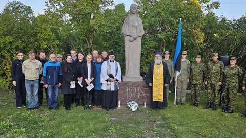 Vastupanuvõitluse päeval õnnistati "Leinava ema" kuju mälestusmärgiks kõigile sõduriemadele