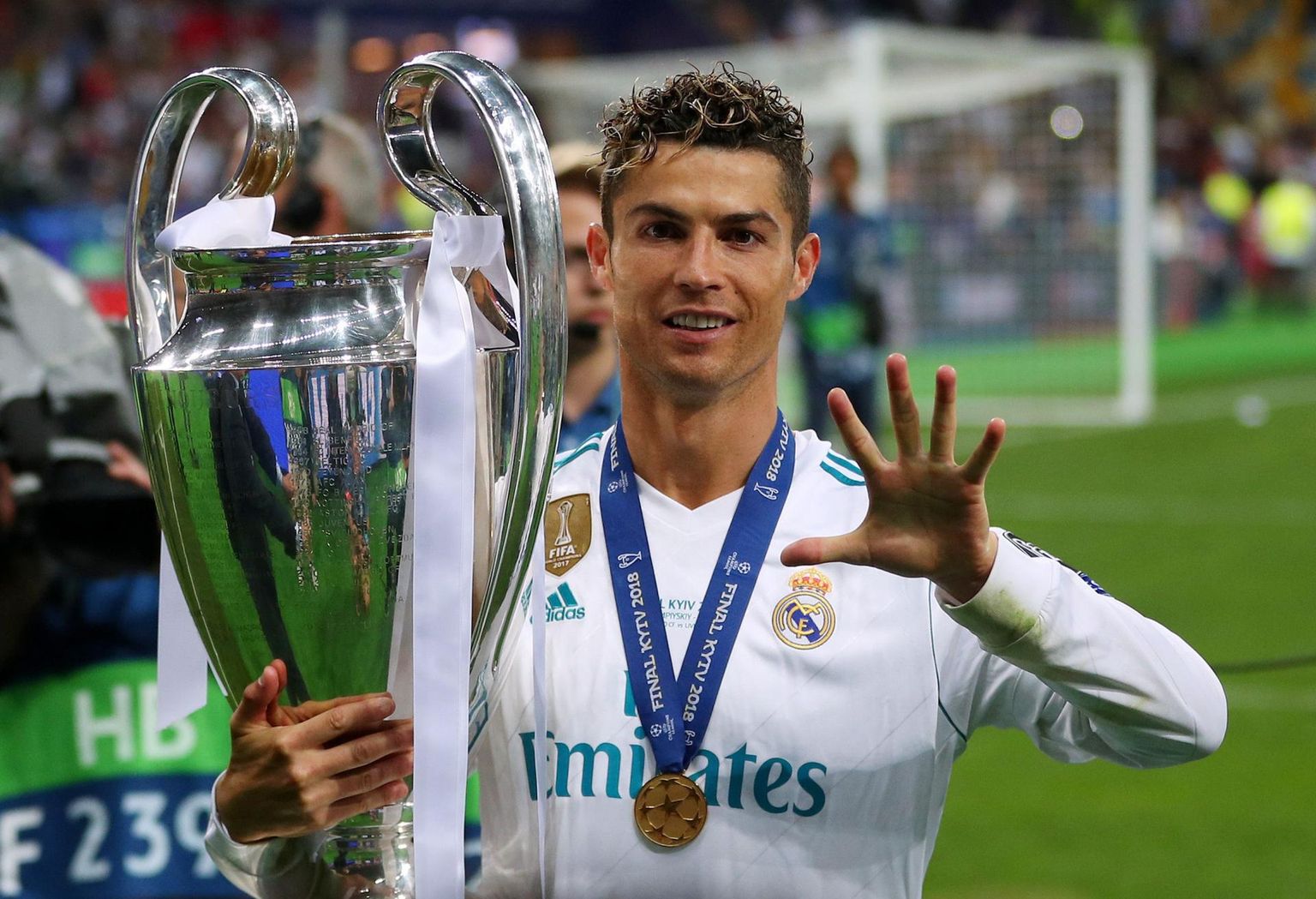 Portugali jalgpallur Cristiano Ronaldo krooniti kevadel Kiievis viiekordseks Meistrite liiga võitjaks (4 Madridi Real, 1 Manchester United).
