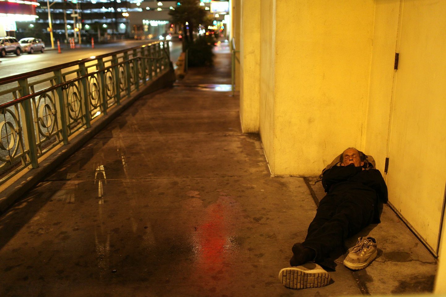 Kodut Ühendriikides Las Vegase tänavatel  magamas.