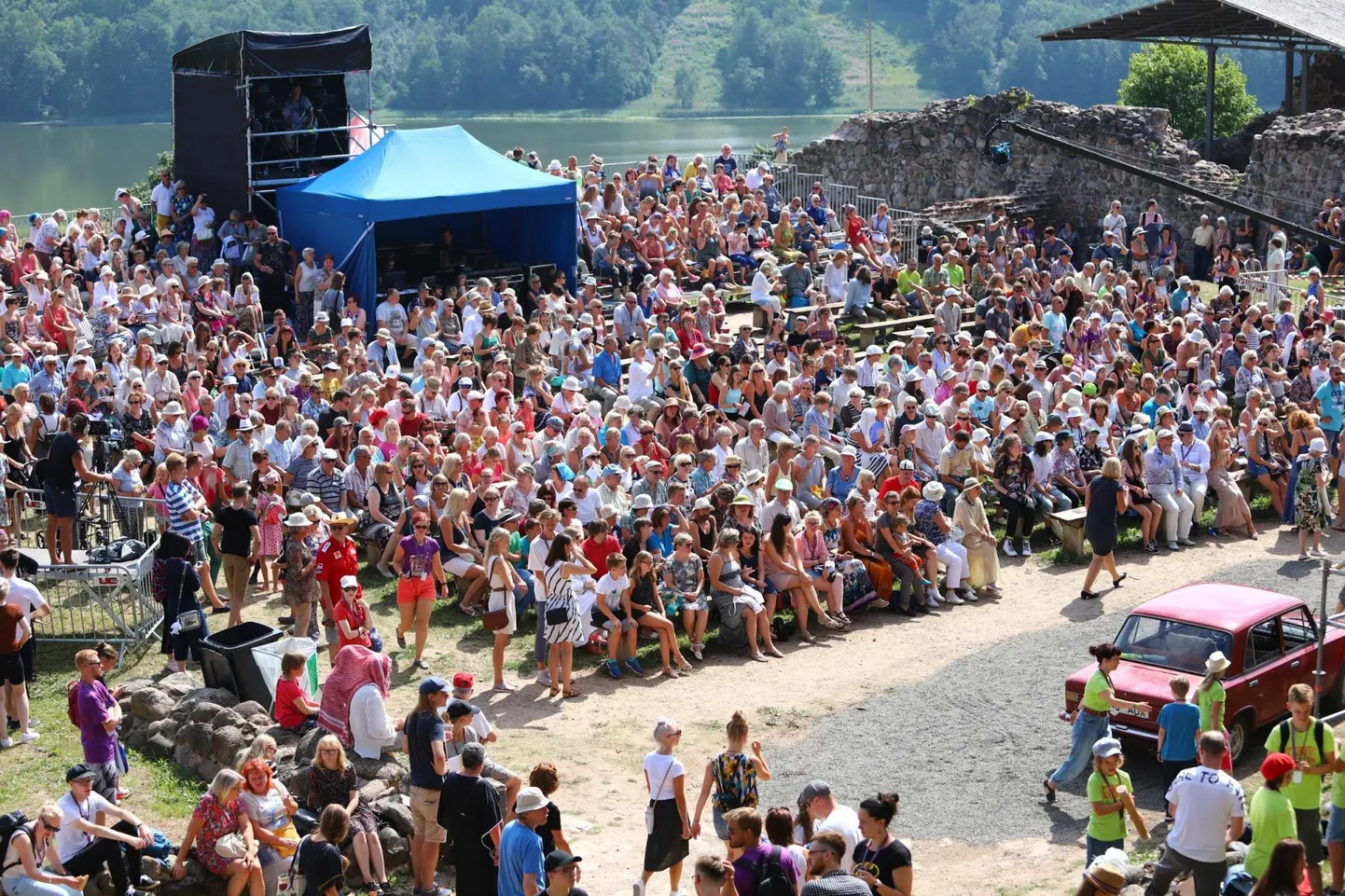 Viljandi pärimusmuusika festival avatakse Kaevumäel.