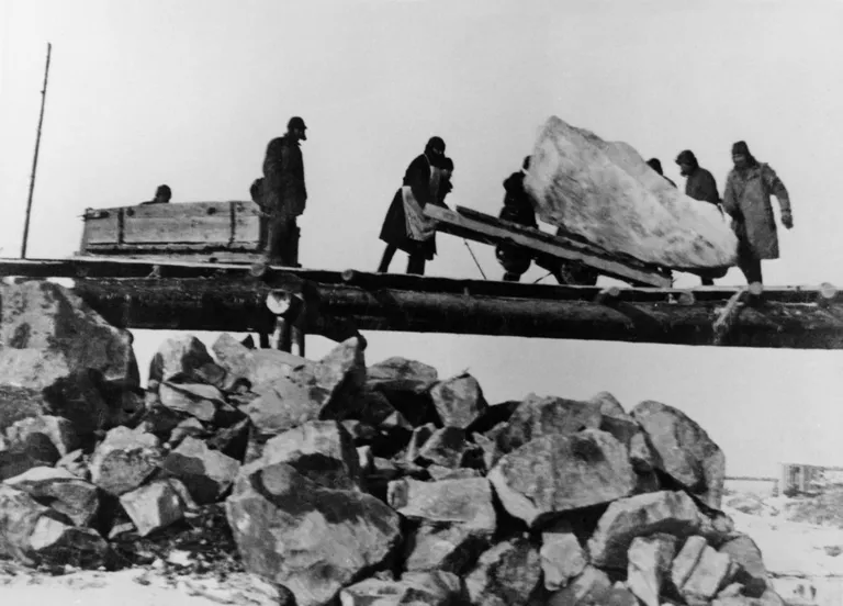 Nõukogude sunnitöölised 1930. aastatel