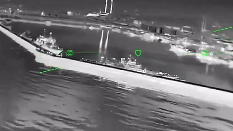 VIDEO ⟩ Ukraina naktī mēģinājusi uzbrukt okupantu fregatei 