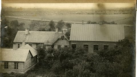 190-aastasele Kahtla koolile mõeldes