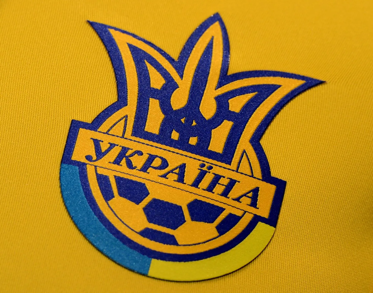 Ukraina jalgpalliföderatsiooni logo.
