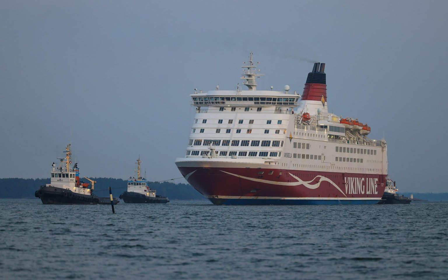 Viking Line’i parvlaeva Amorella põhjapuutest tekkinud avariiolukord tekitas segaduse lasti päästekuludega.