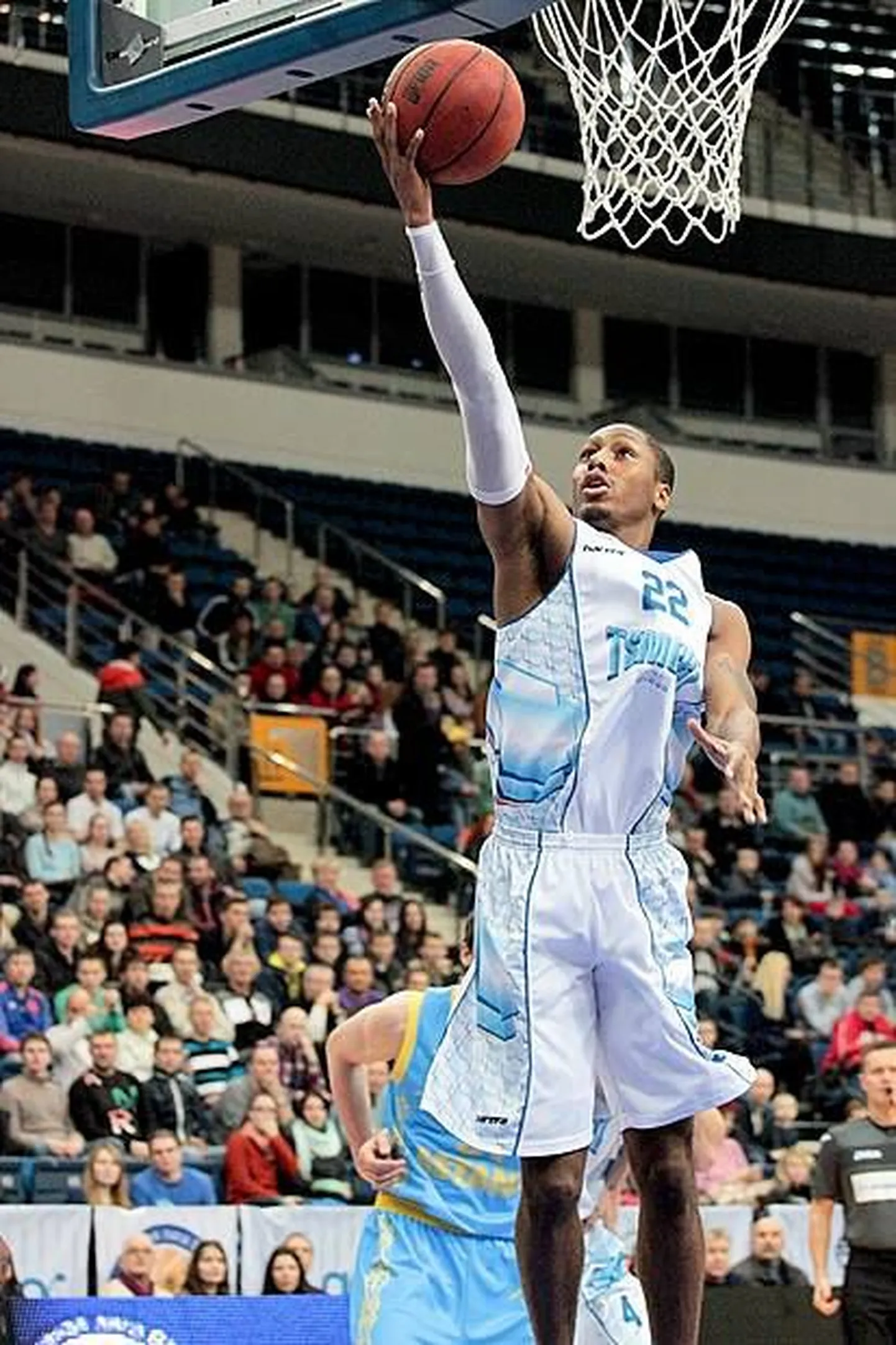 Demonte Harper.