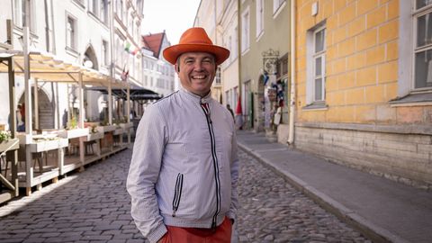 Rumeenias viibiv Carri Ginter koges karuhoiatust: meie neljatärnihotelli juures soovitati tungivalt mitte jalutama minna