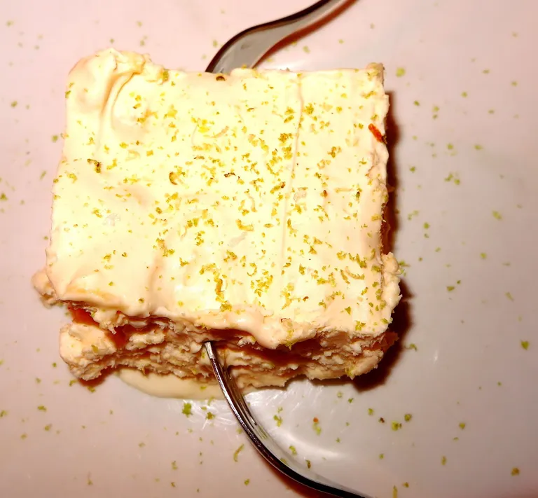 Külm mascarpone-beseekook laimiga