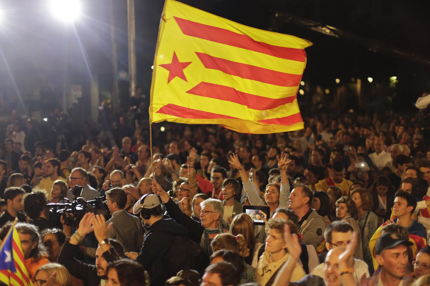 Kataloonlased septembrikuus valimistulemusi tähistamas.