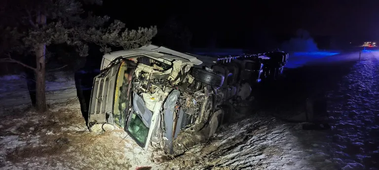 Kurena külas toimunud sõiduauto ja veoki kokkupõrkes hukkus 60aastane mees.