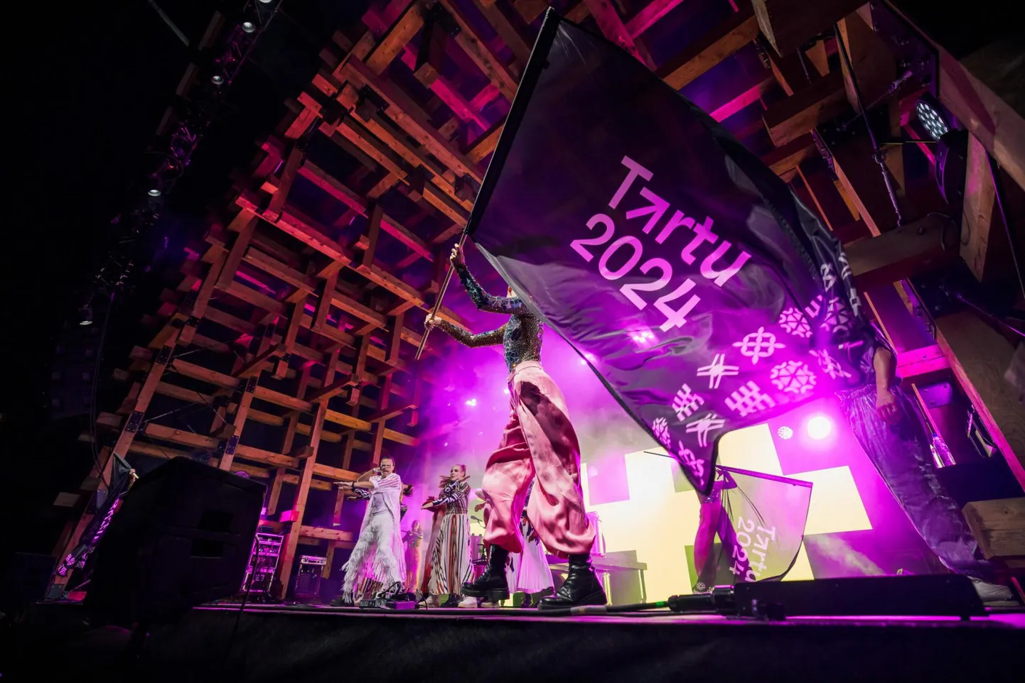 Euroopa kultuuripealinna ei korralda aga Tartu linn üksi, vaid üheskoos kannavad oma osa ka teised Lõuna-Eesti piirkonnad. Tartu 2024 Põmaki! x Treskifest.