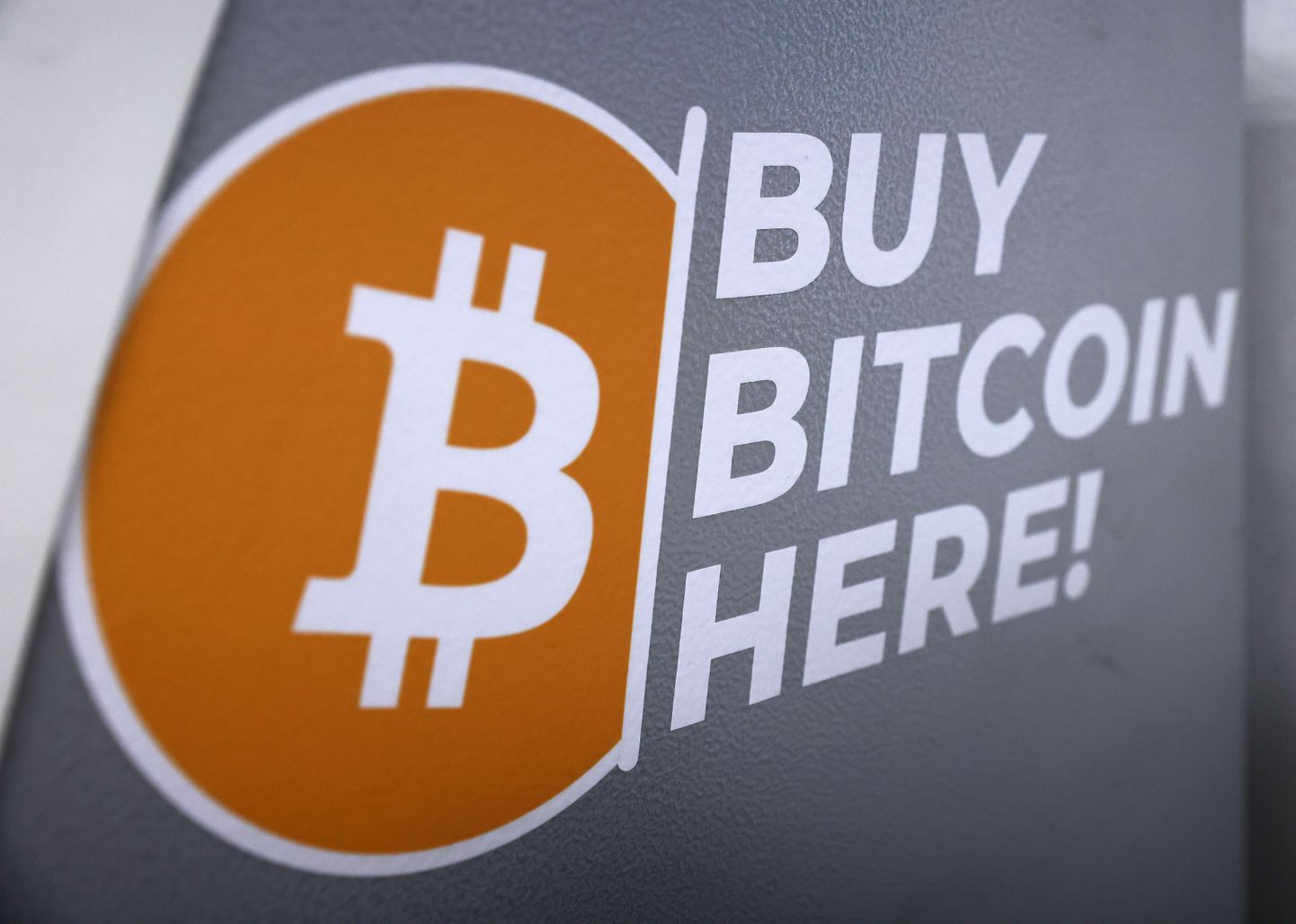 Bitcoini meelitavad ostma paljud krüptobörsid.