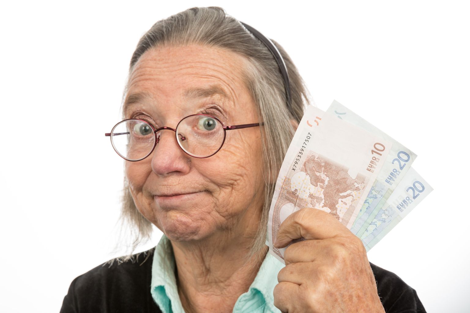 Kui pensionär tahab, et talle raha koju tuuakse, siis peab ta selle eest tasuma 8.10 eurot korra eest.