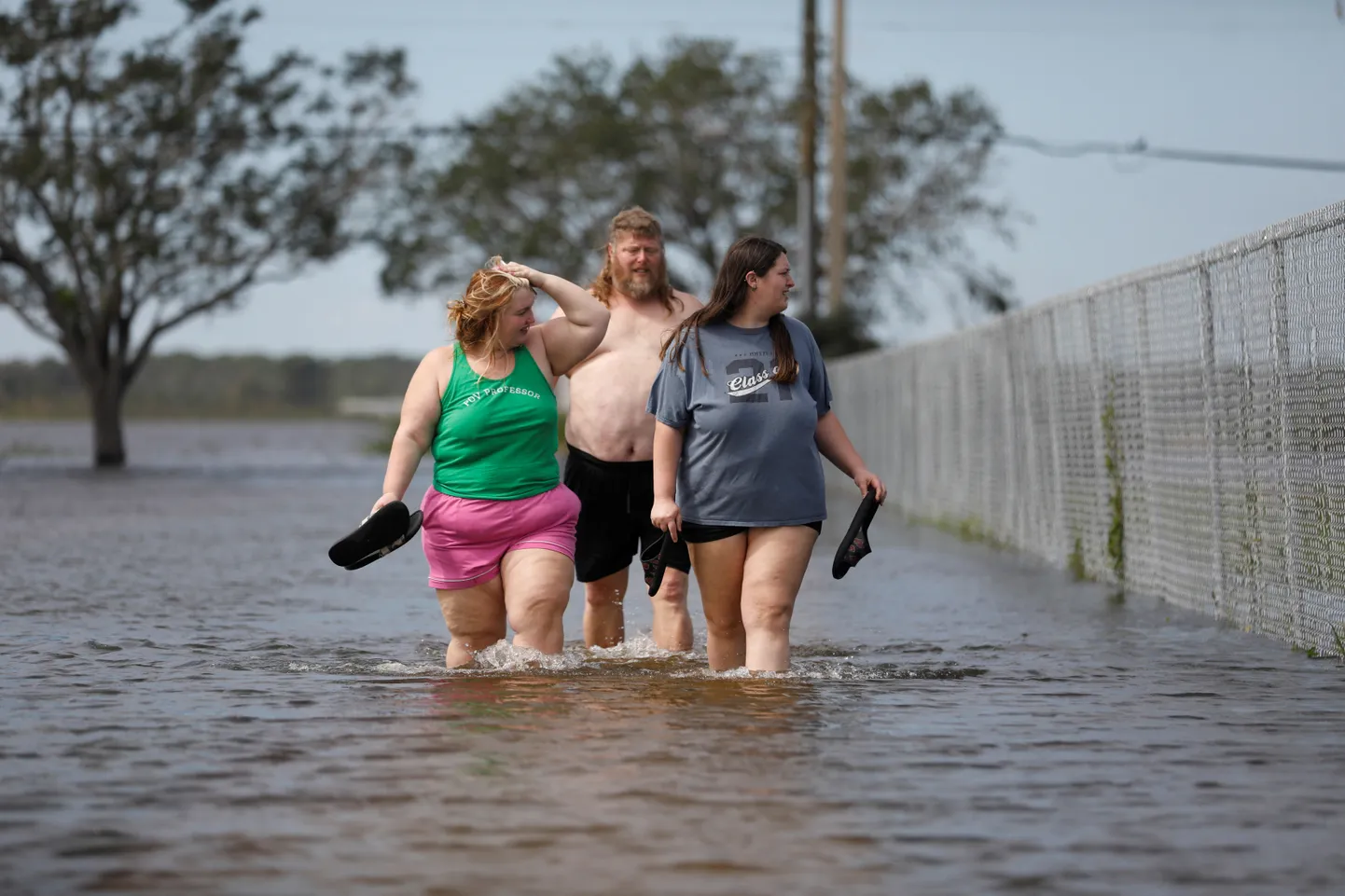 Florida elanikud orkaani Milton järel vees sumpamas.