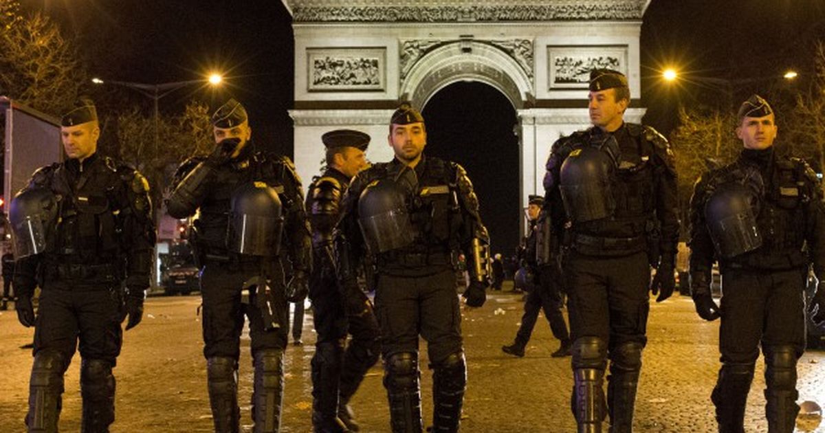 патрули ночью.