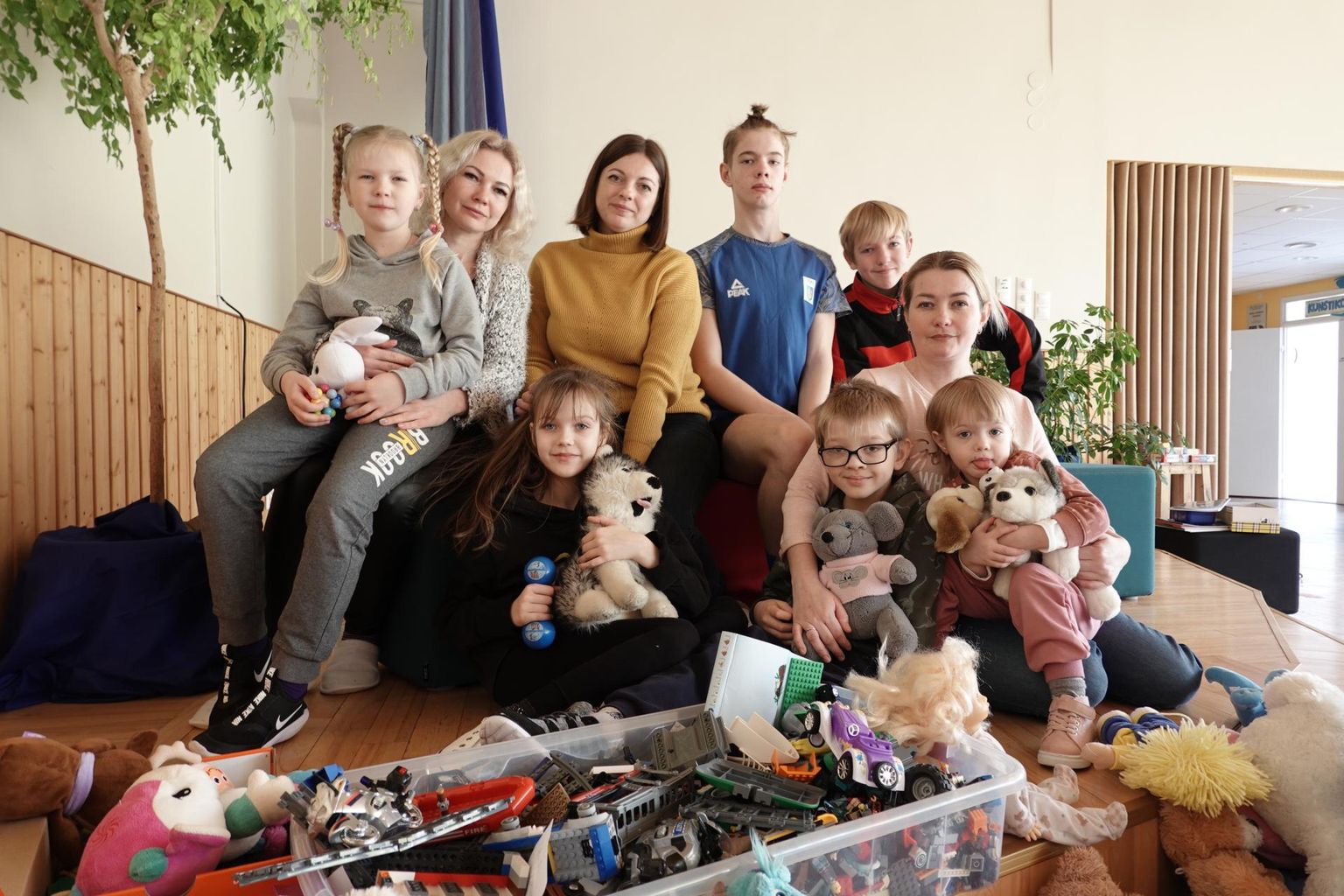Esimesed Ukraina perekonnad, kes järvalaste abikonvoiga põlema pommitatud Zaporižžja tuumajaama külje alt pärast pühapäeva keskööd Paidesse jõudsid, otsustasid jääda siia pikemaks.