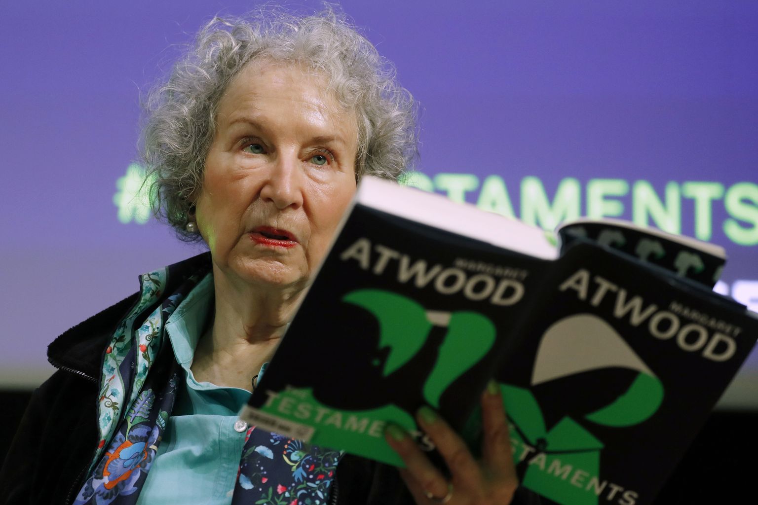 Pettuse ohvriks langes teiste seas menukirjanik Margaret Atwood.