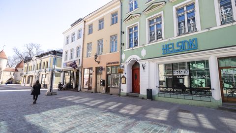 Фото и видео: смотрите, как рестораны Старого Таллинна готовятся к открытию террас