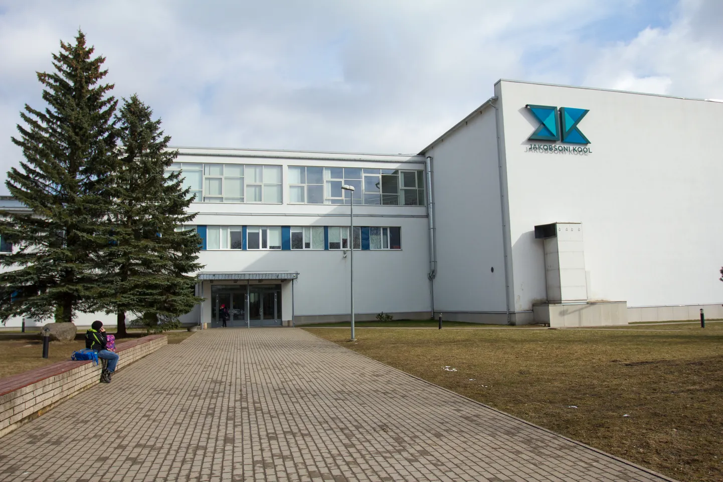 Viljandi Jakobsoni kool saab järgmiseks õppeaastaks uue juhi. Direktoriks on võimalik kandideerida 6. aprillini.