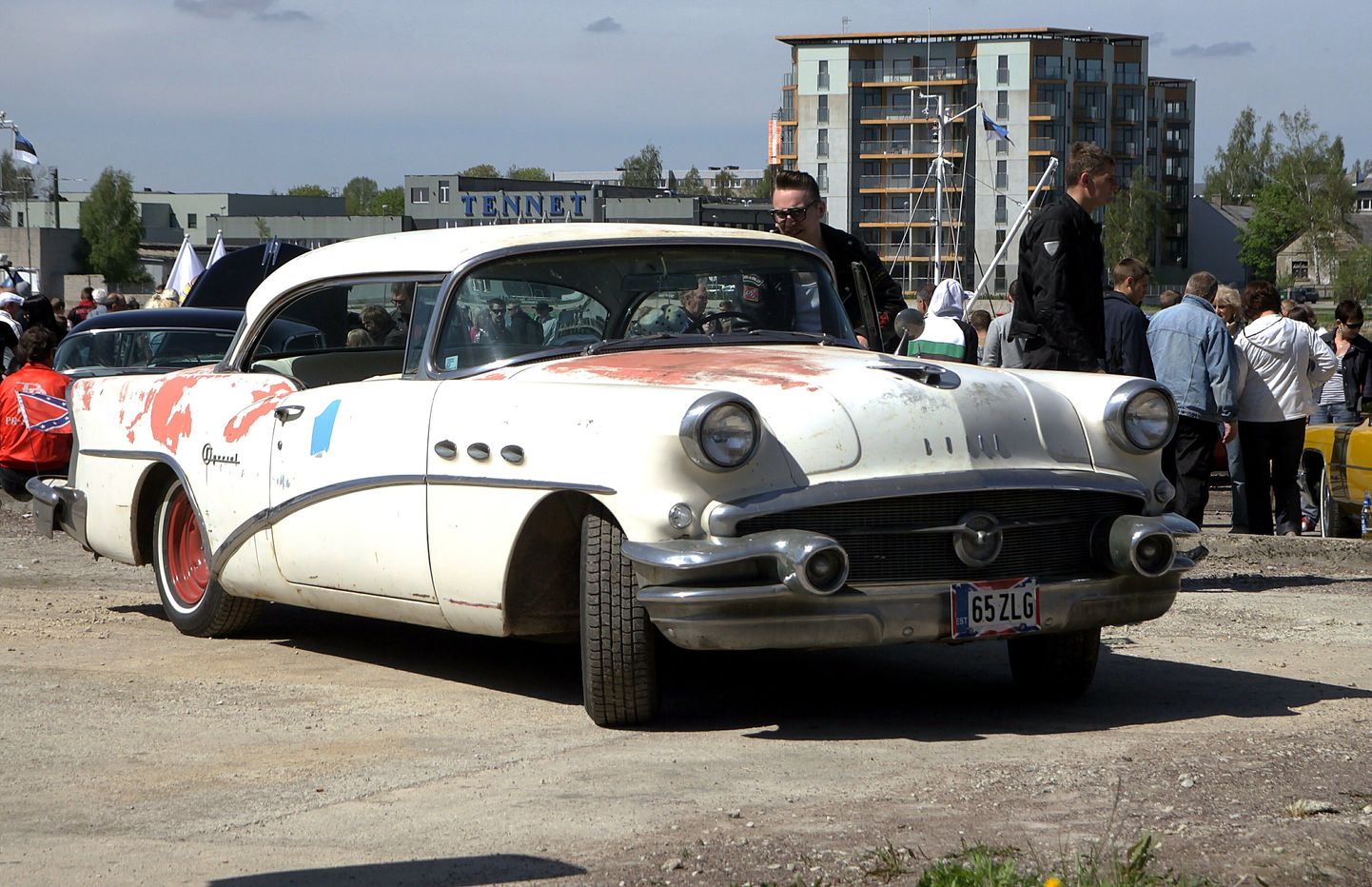 Ameerika autod avasid Pärnus suvehooaja.