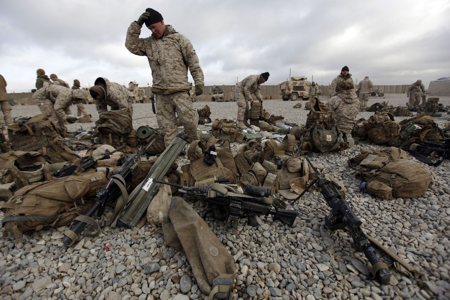 USA sõdurid oma varustuse keskel Afganistanis Helmandi provintsis.