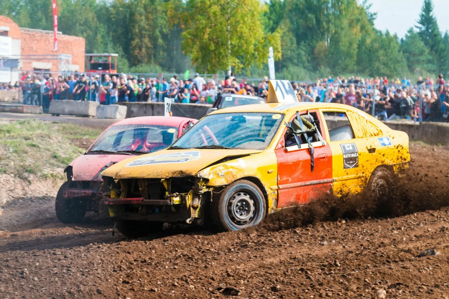 Kontakt kahe auto vahel on lubatud ja lausa kohustuslik.