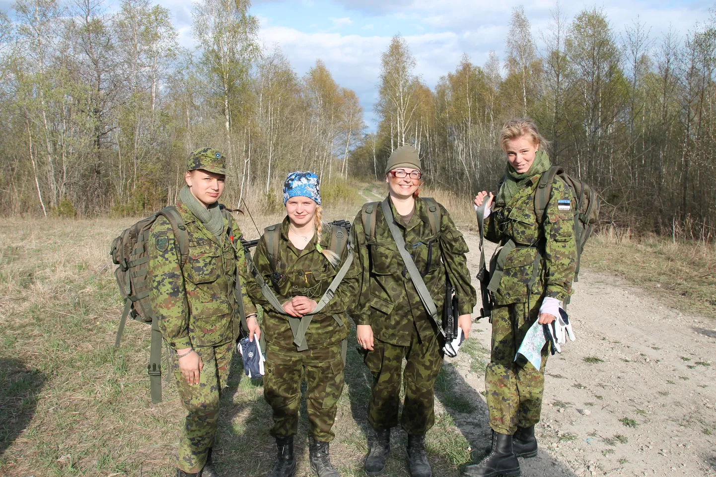 Naiskodukaitse Valga ringkonna esindus koosseisus Merilyn Kahr (vasakult), Kristina Svirskaja, Sigrit Säinas ning Geiri Sperling saavutas teise koha.