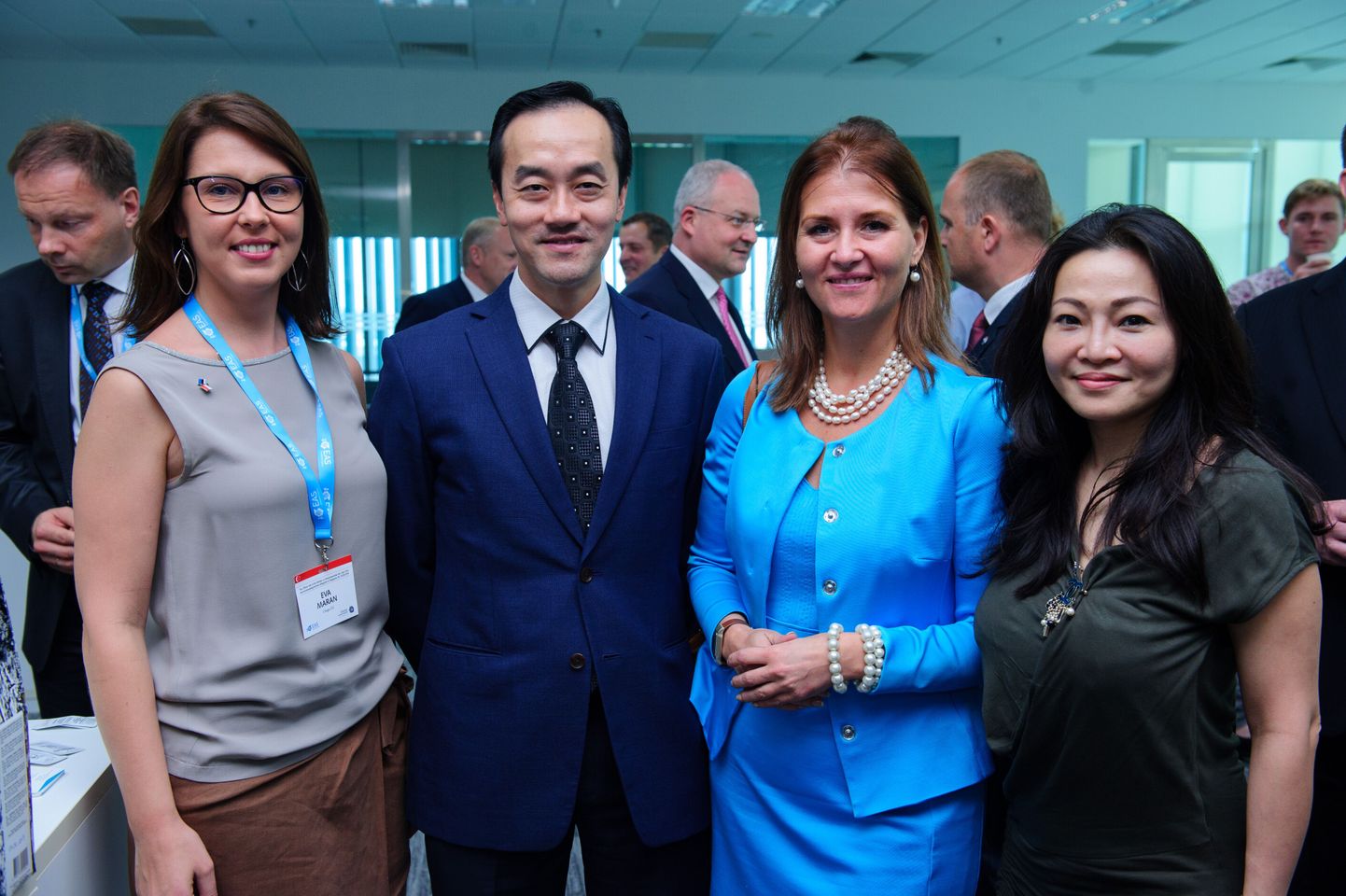Eelmisel nädalal oli ettevõtlusminister Liisa Oviir Singapuris EASi sealse esinduse avamisel, kus ta kohtus ka sealse kaubanduse ja tööstuse riigiministri dr Koh Poh Kooniga.