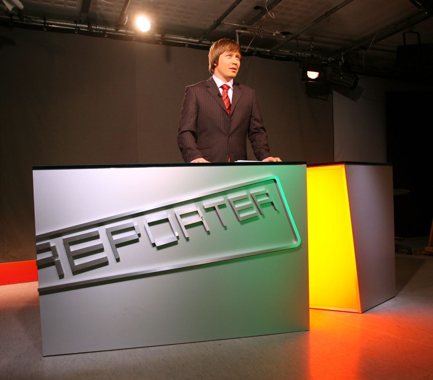 Kanal 2 uudistemagasini Reporter stuudio. Foto on illustreeriv.