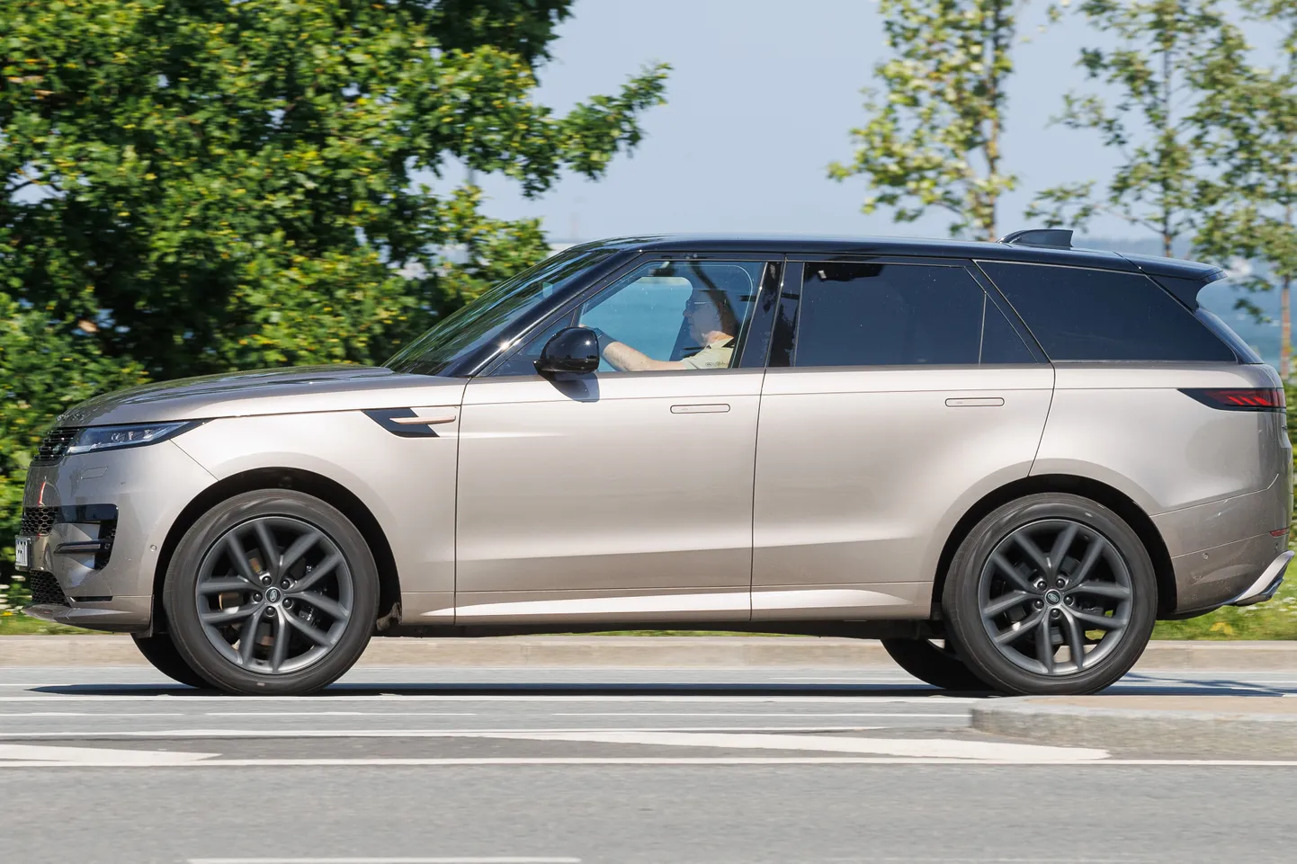 Land Rover. Foto on illustratiivne.