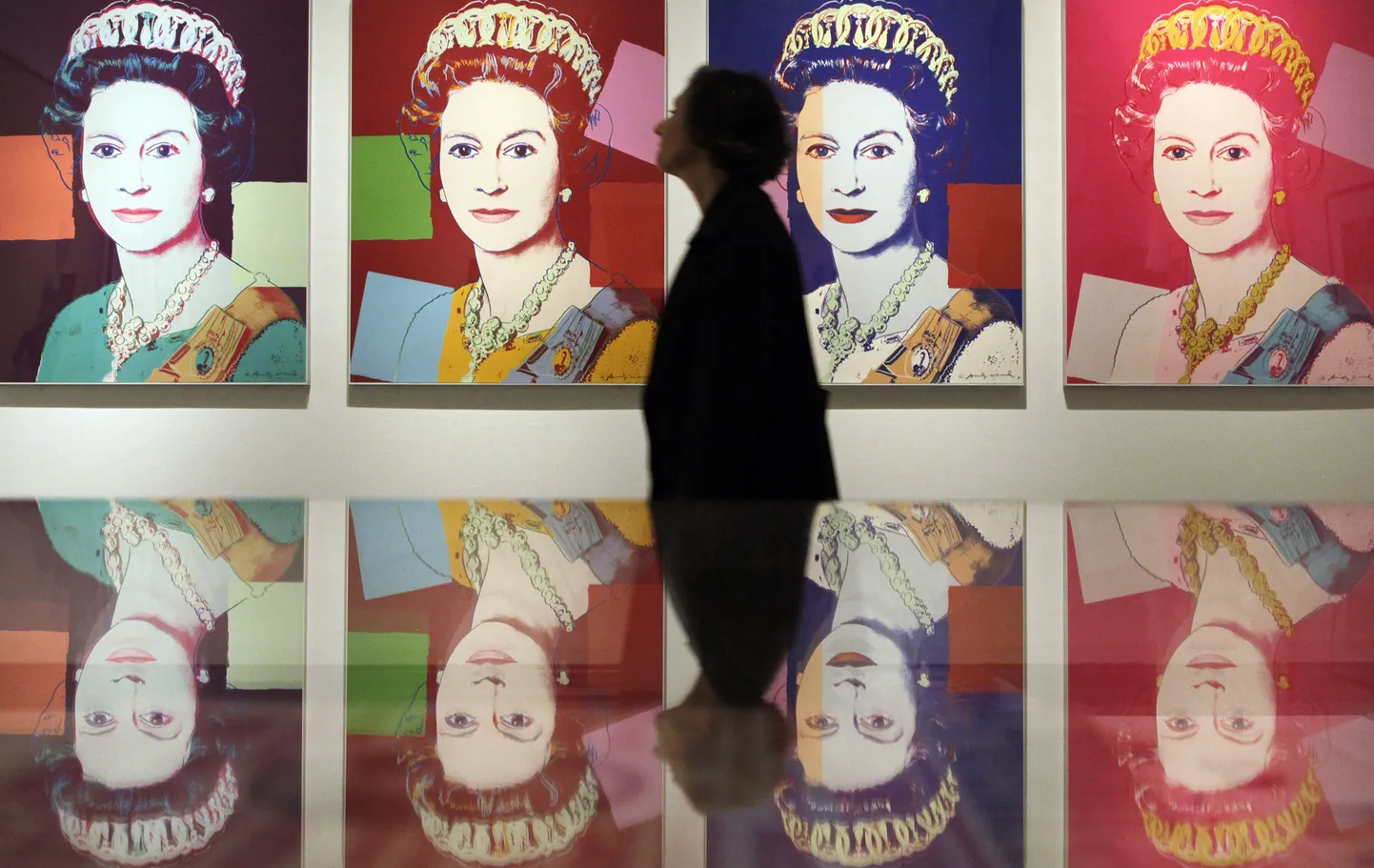 Andy Warholi kuningannad Londoni galeriis.
