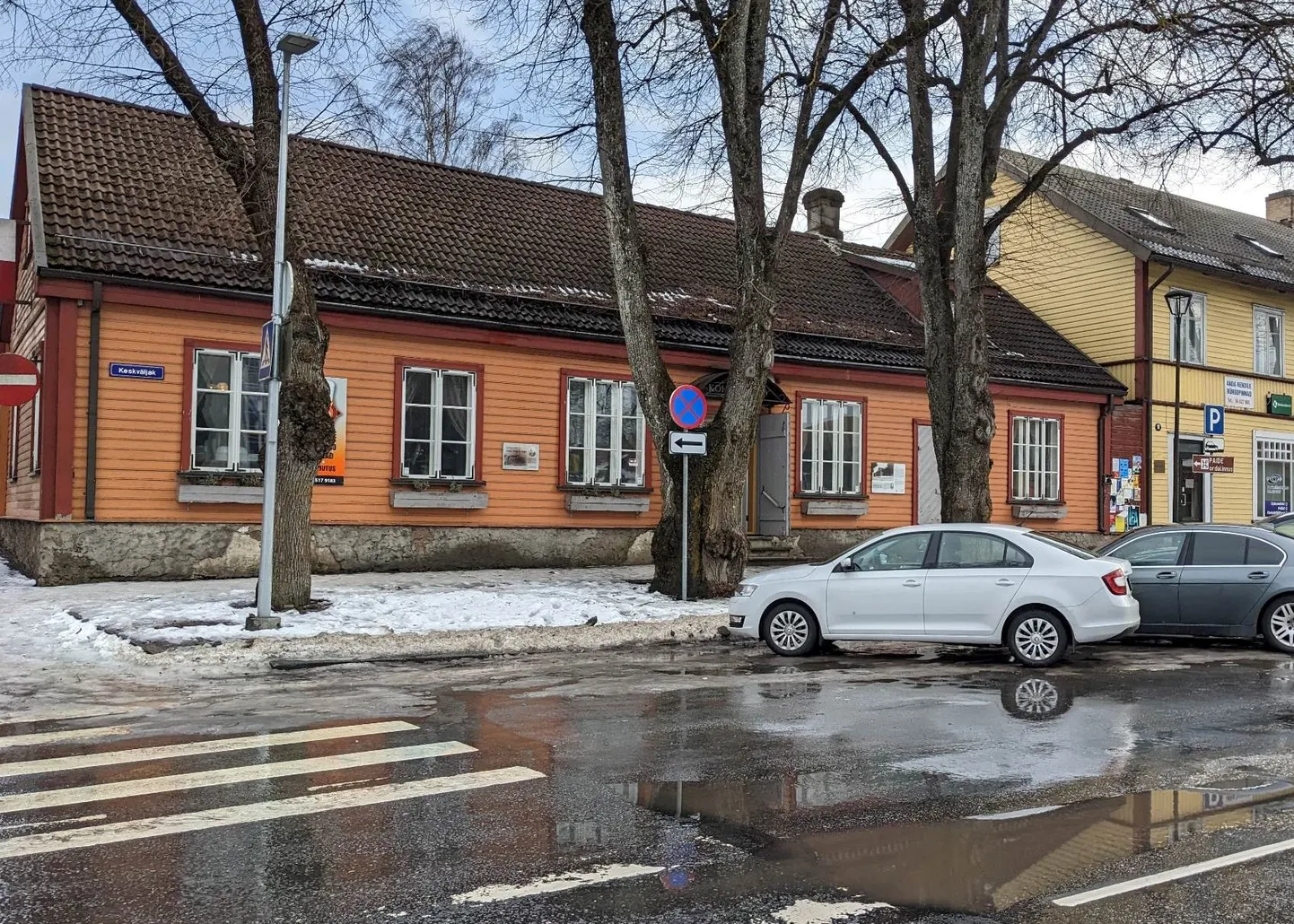 Paide keskväljakul muutus liikluskorraldus